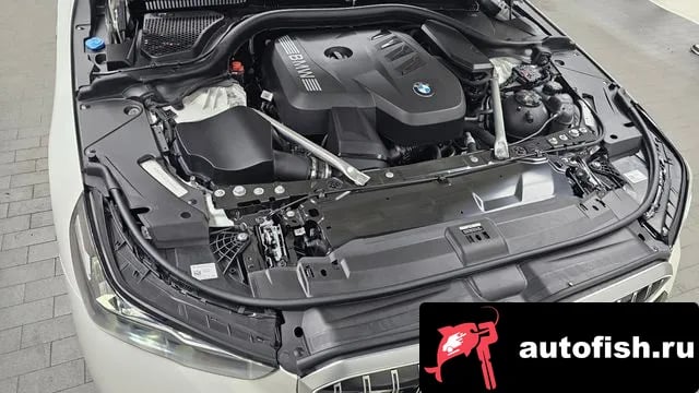 BMW 5-Series 5 Series (G60) 2025 года - вид 6