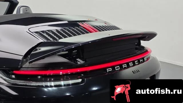 Porsche 911 911 (992) 2020 года - вид 6