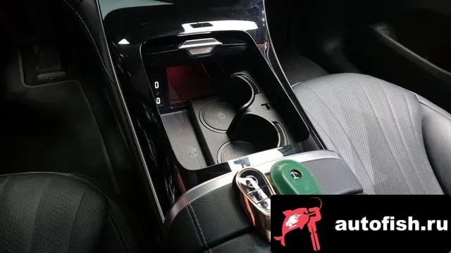 Mercedes-Benz EQE EQE V295 2022 года - похожие автомобили