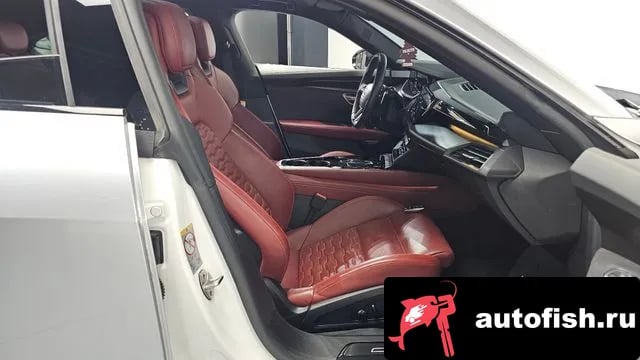 Audi e-tron GT e-Tron GT 2021 года - похожие автомобили