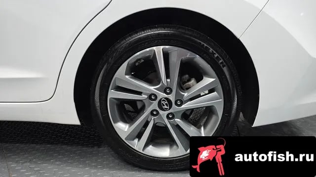 Hyundai AVANTE Avante AD 2018 года - вид 5