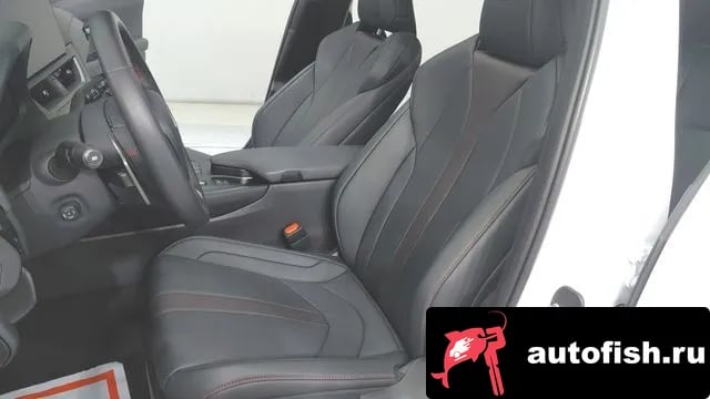 Lexus UX UX300h 2024 года - вид 5