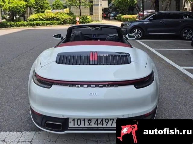 Porsche 911 911 (992) 2020 года - вид 4