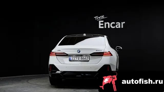 BMW 5-Series 5 Series (G60) 2024 года - вид 4