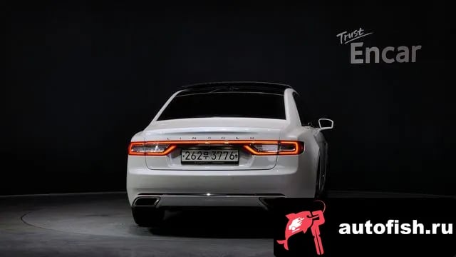 Lincoln Continental Continental 10th Generation 2020 года - вид 4