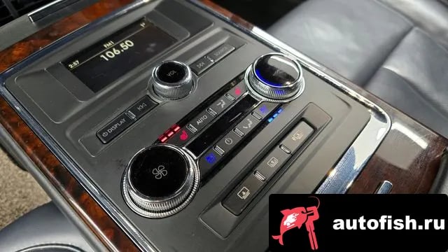 Lincoln Continental Continental 10th Generation 2020 года - похожие автомобили