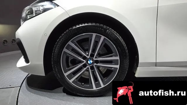 BMW 1-Series 1 Series (F40) 2021 года - похожие автомобили