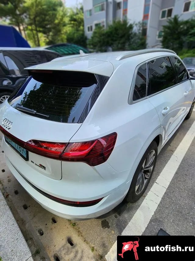 Audi e-tron e-Tron 2021 года - вид 2