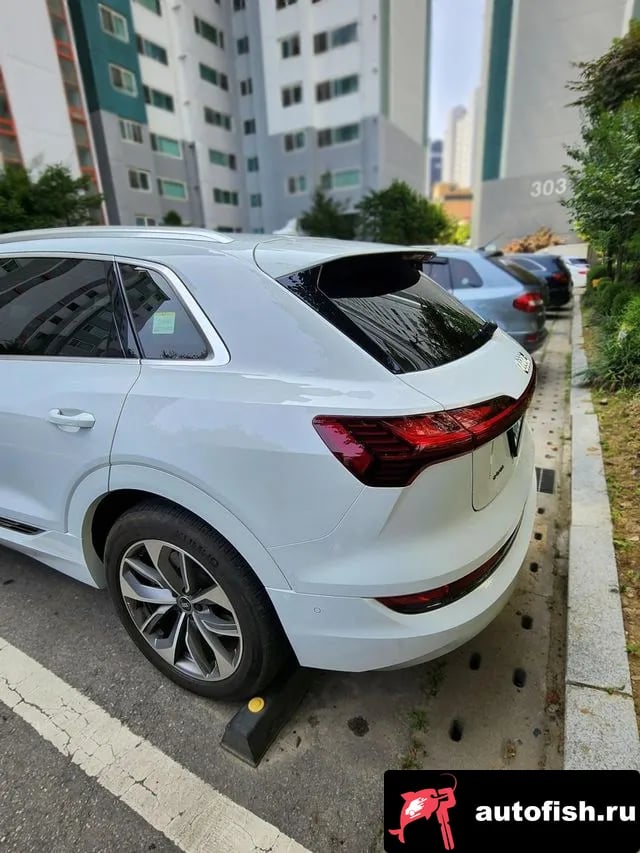 Audi e-tron e-Tron 2021 года - вид 3