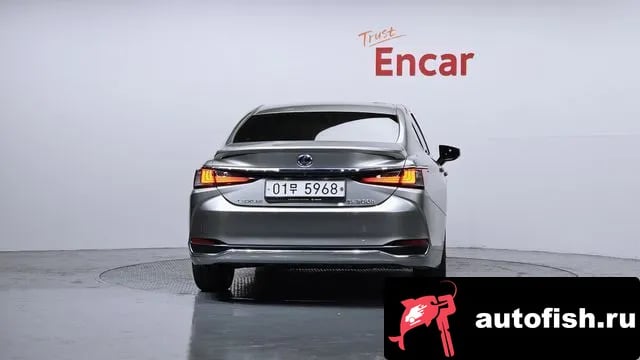 Lexus ES ES300h 7th generation 2018 года - вид 4