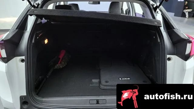 Peugeot 3008 3008 second generation 2018 года - похожие автомобили