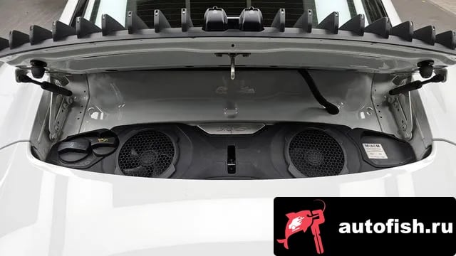 Porsche 911 911 (992) 2020 года - вид 6