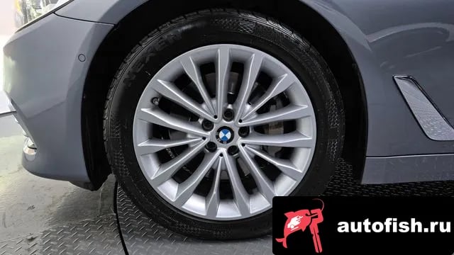 BMW 5-Series 5 Series (G30) 2019 года - вид 5