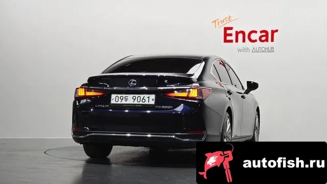 Lexus ES ES300h 7th generation 2019 года - вид 4