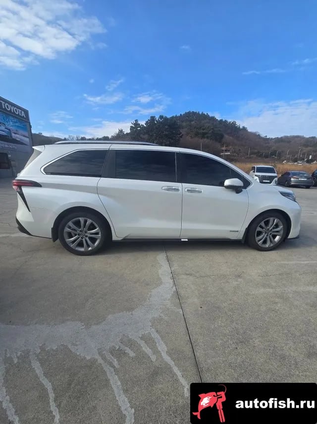 Toyota Sienna Siena 4th Generation 2021 года - вид 4