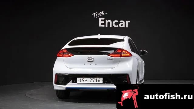 Hyundai Ioniq Ionic Hybrid 2018 года - вид 4
