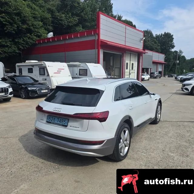 Audi e-tron e-Tron 2021 года - вид 6