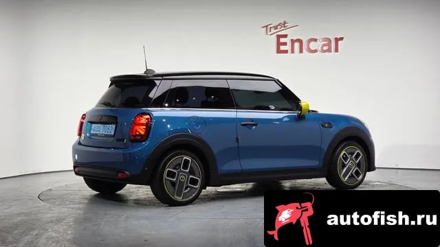 Mini Cooper Cooper Electric 2023 года - вид 2
