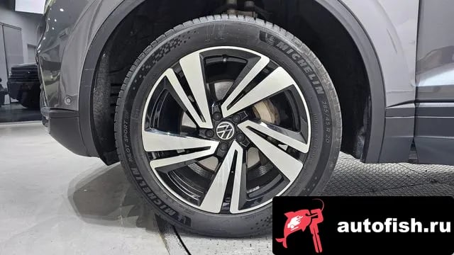 Volkswagen Touareg Tuareg 3rd generation 2020 года - вид 5