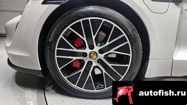 Porsche Taycan Taikan 2024 года - вид 5