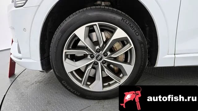 Audi e-tron e-Tron 2021 года - похожие автомобили