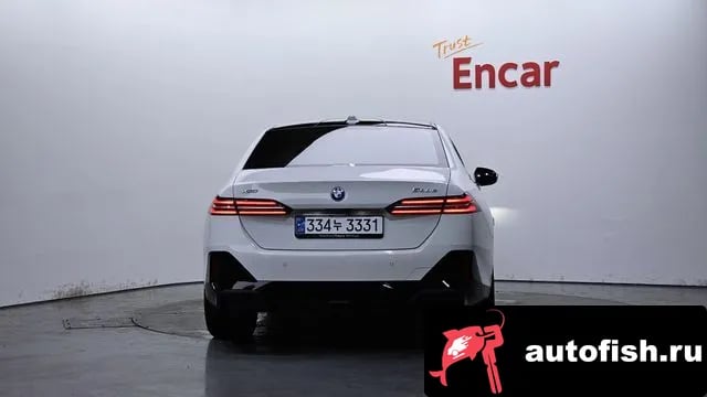 BMW 5-Series 5 Series (G60) 2025 года - вид 3