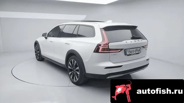 Volvo V60 V60 Cross-country 2nd Generation 2024 года - вид 4