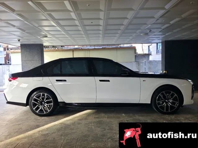 BMW 7-Series 7 Series (G70) 2023 года - вид 3