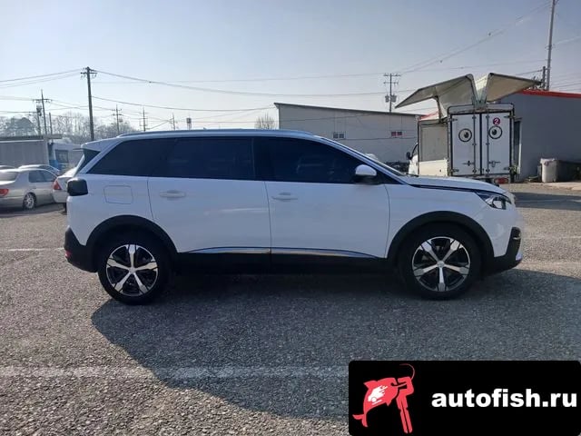 Peugeot 5008 5008 second generation 2018 года - вид 3