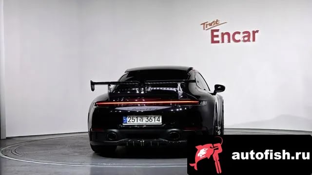 Porsche 911 911 (992) 2022 года - вид 4