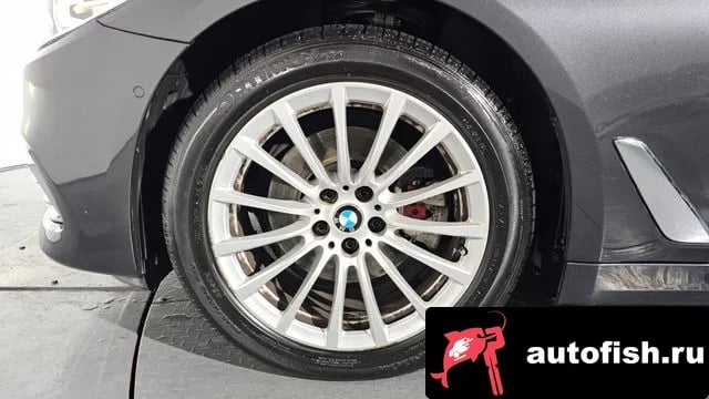 BMW 5-Series 5 Series (G30) 2019 года - вид 4