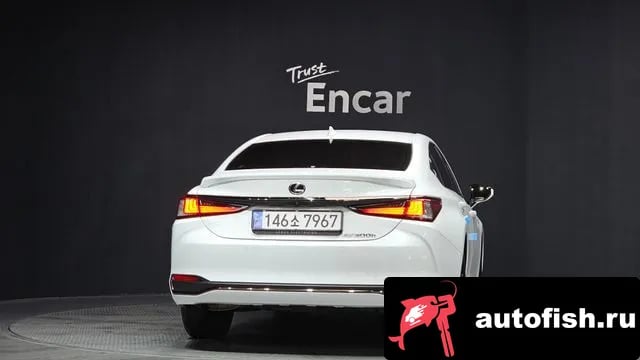 Lexus ES ES300h 7th generation 2024 года - вид 4