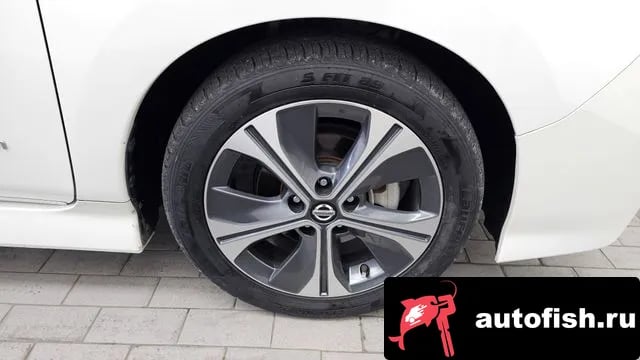 Nissan Leaf Leaf (ZE1) 2019 года - вид 5