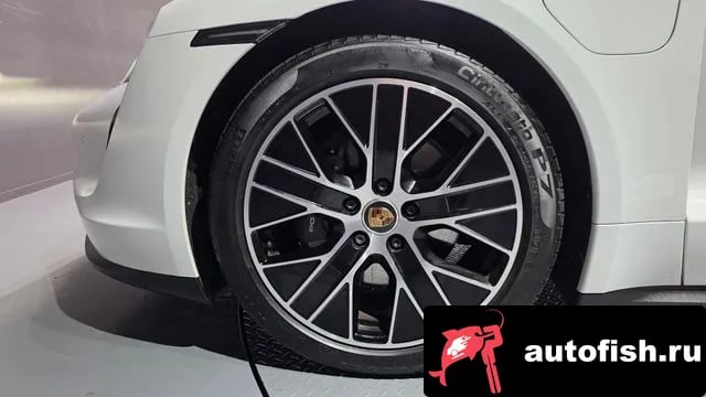 Porsche Taycan Taikan 2022 года - вид 5