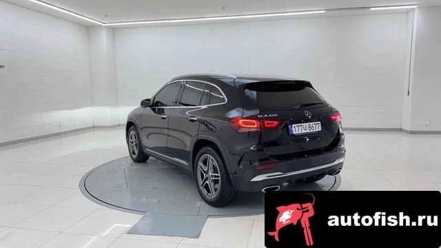 Mercedes-Benz GLA-Class GLA - Class H247 2023 года - вид 3