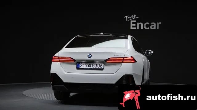 BMW 5-Series 5 Series (G60) 2025 года - вид 4