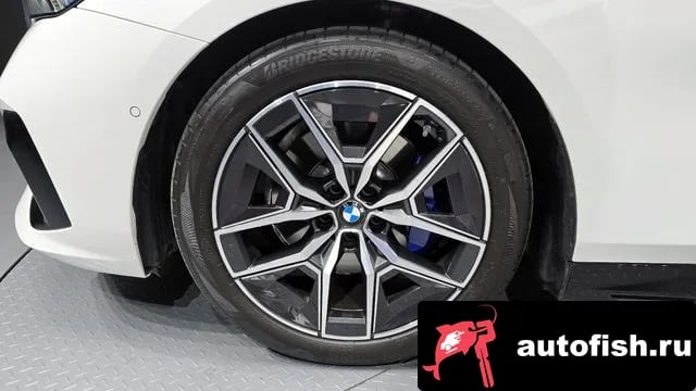 BMW 5-Series 5 Series (G60) 2025 года - вид 5