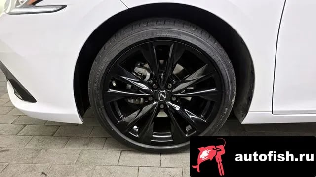 Lexus ES ES300h 7th generation 2024 года - вид 5