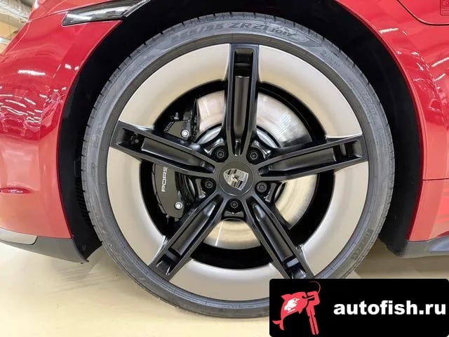 Porsche Taycan Taikan 2025 года - вид 5