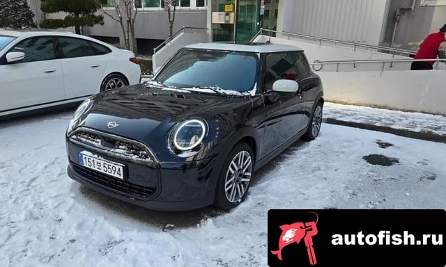 Mini Cooper Cooper C 4th generation 2025 года - вид 3