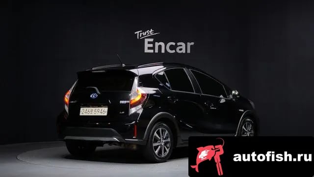 Toyota Prius Prius C 2020 года - вид 2