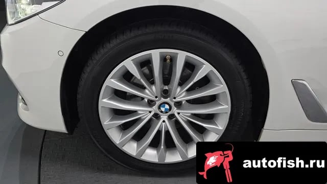 BMW 5-Series 5 Series (G30) 2018 года - вид 4