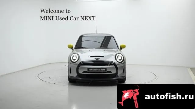 Mini Cooper Cooper Electric 2023 года - вид 3