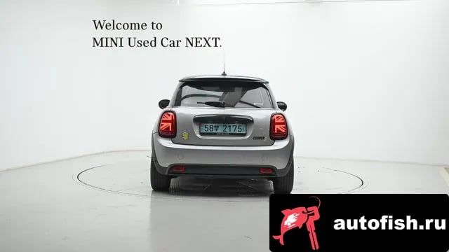 Mini Cooper Cooper Electric 2023 года - вид 4