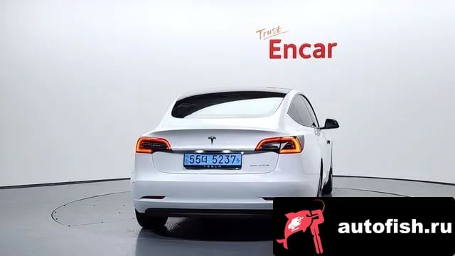 Tesla Model 3 Model 3 2022 года - вид 4