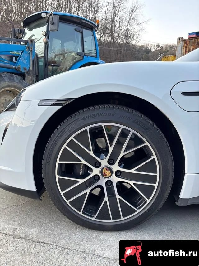 Porsche Taycan Taikan 2022 года - вид 5