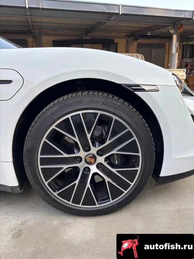 Porsche Taycan Taikan 2022 года - вид 6