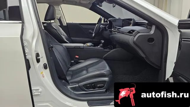 Lexus ES ES300h 7th generation 2018 года - похожие автомобили