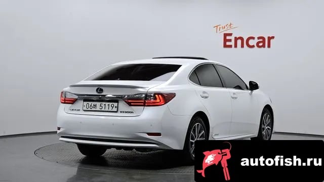 Lexus ES New ES300h 2018 года - вид 2
