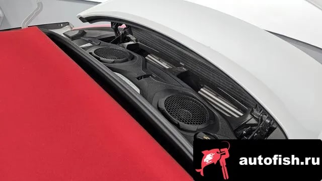 Porsche 911 911 (992) 2021 года - вид 6